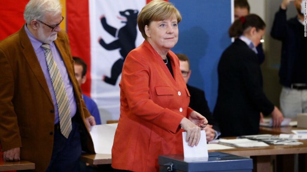 Merkel, în genunchi la ea acasă. Fosta Germanie comunistă i-a dat „reject” la alegeri!