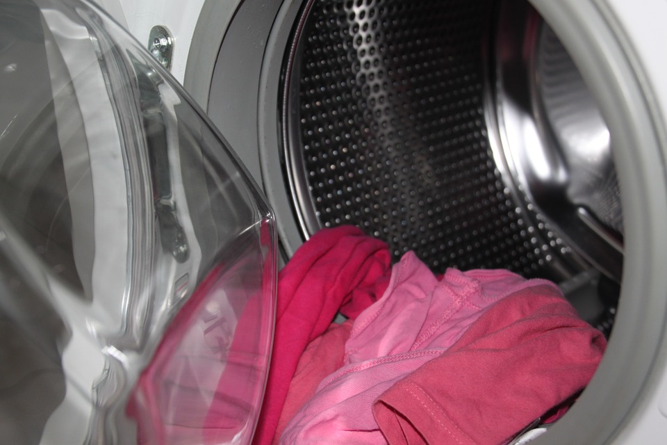 Folosești mașina de spălat? Iată la ce pericol te expui. Ce au descoperit cercetătorii