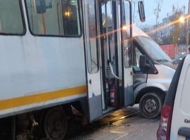 Accident cumplit în București. Un bărbat de 55 de ani a căzut sub tramvai