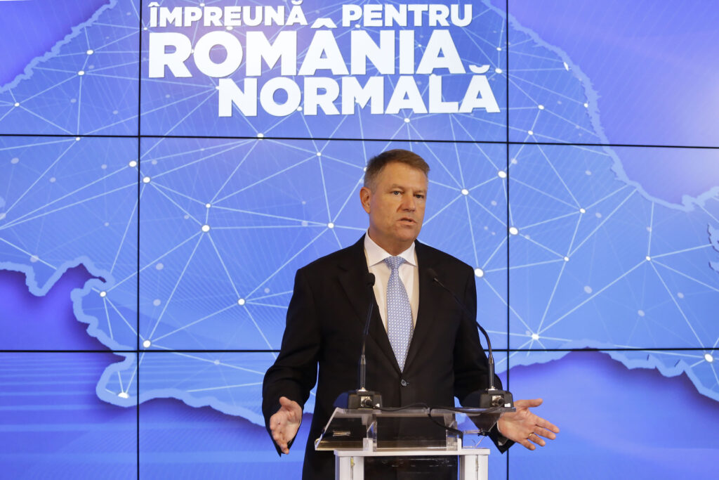 Președintele Iohannis, solicitat să-i acorde Steaua României lui Paul Goma