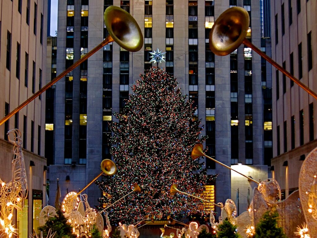 Bradul de Crăciun a sosit la Rockefeller Center. Dimensiunea şi greutatea, impresionante