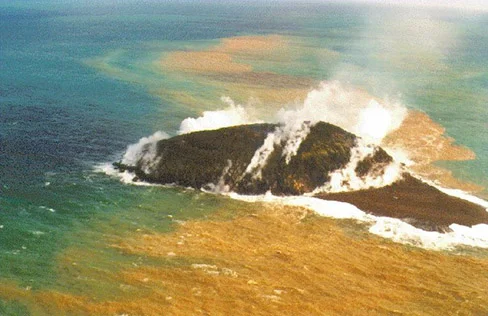 O insulă s-a scufundat în Oceanul Pacific. Ce a apărut în locul ei a șocat mapamondul