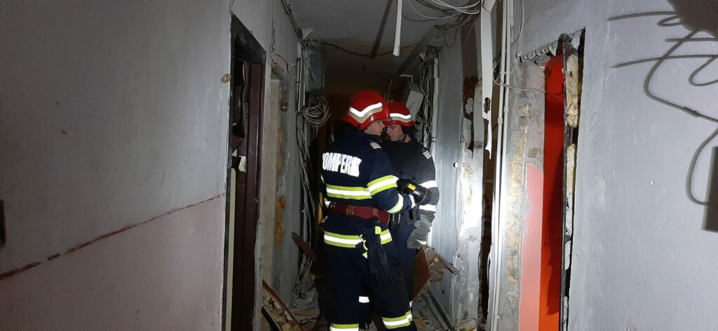 Explozie devastatoare într-un bloc din România. Zeci de persoane evacuate UPDATE