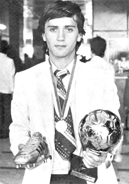 Amintirile unui mare talent al fotbalului românesc: „Tată lui Răzvan Burleanu m-a scos din fotbal”