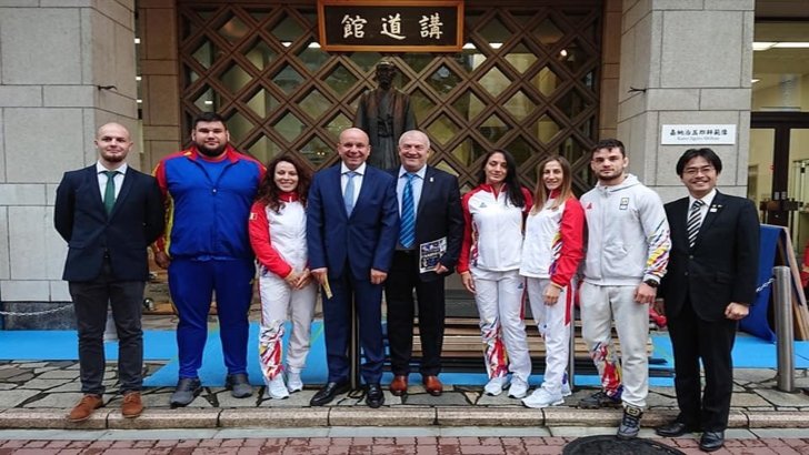 Lotul de judo al României sărbătorește 1 Decembrie în Japonia