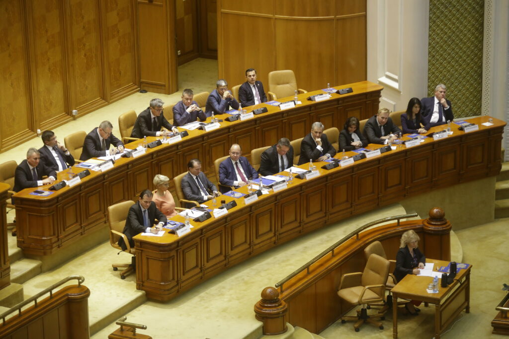 Guvernul Orban depune jurământul la Palatul Cotroceni. Componența noului Executiv LIVE
