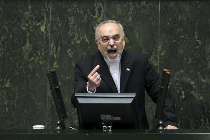 Alertă nucleară: Iranul îmbogățește Uraniu în cascadă