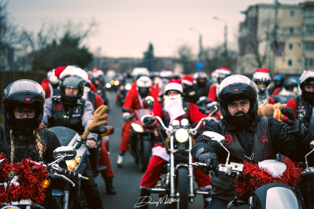 Moș Crăciunii pe motociclete, jefuiți în Ajun