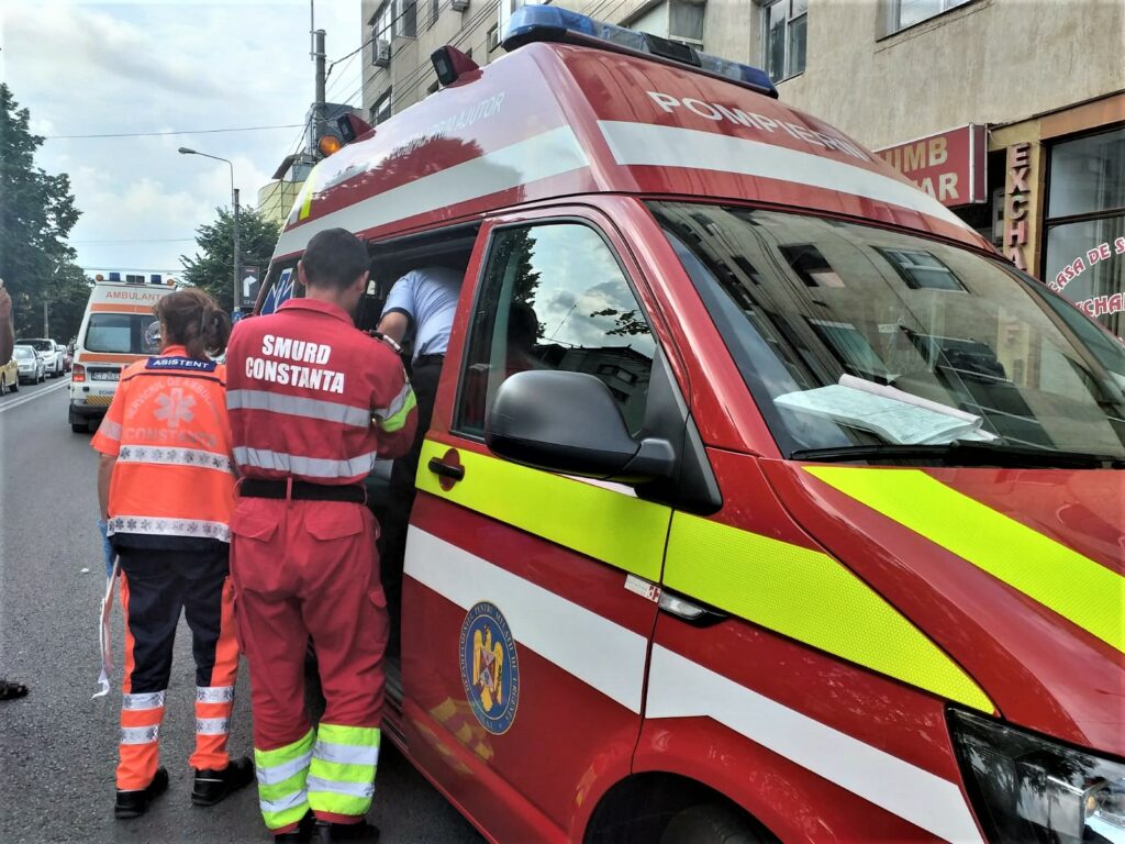 News Alert. Accident de ambulanță! Autospeciala transporta un pacient către spital