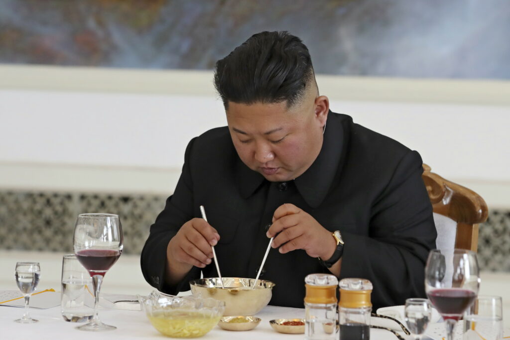 Kim le ordonă nord-coreenilor să-și abandoneze Câinii de companie, pentru a fi mâncați de Popor