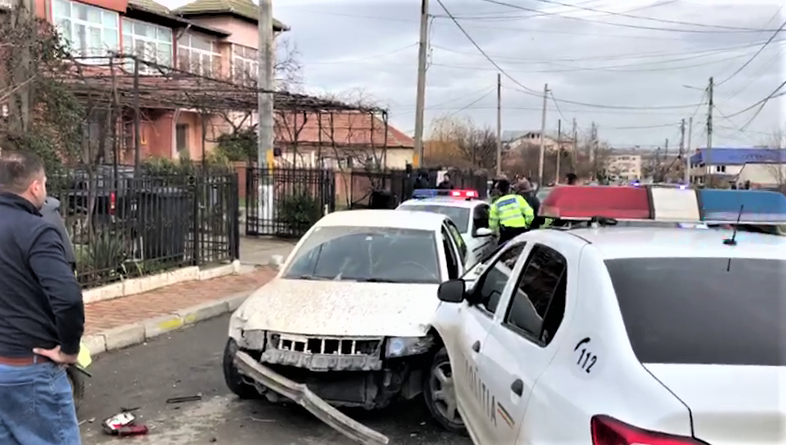 Șofer băut și drogat, din Constanța, prins după o urmărire spectaculoasă. A distrus o mașină a poliției