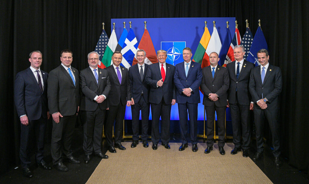 Summit-ul NATO întărește Alianța, dar lasă flancul estic în incertitudine