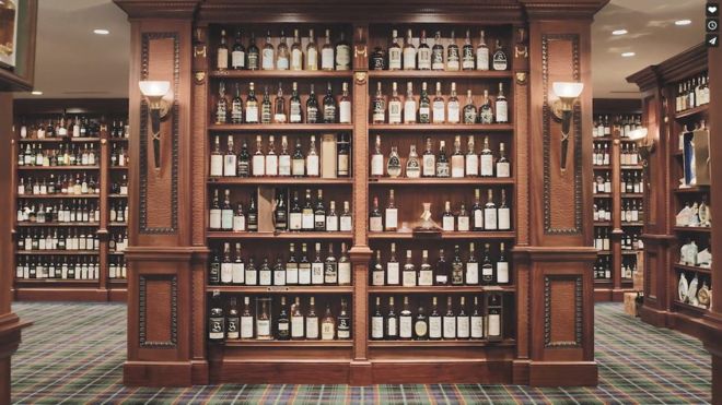 Cu cât poți cumpăra cea mai mare colecţie de whisky din lume