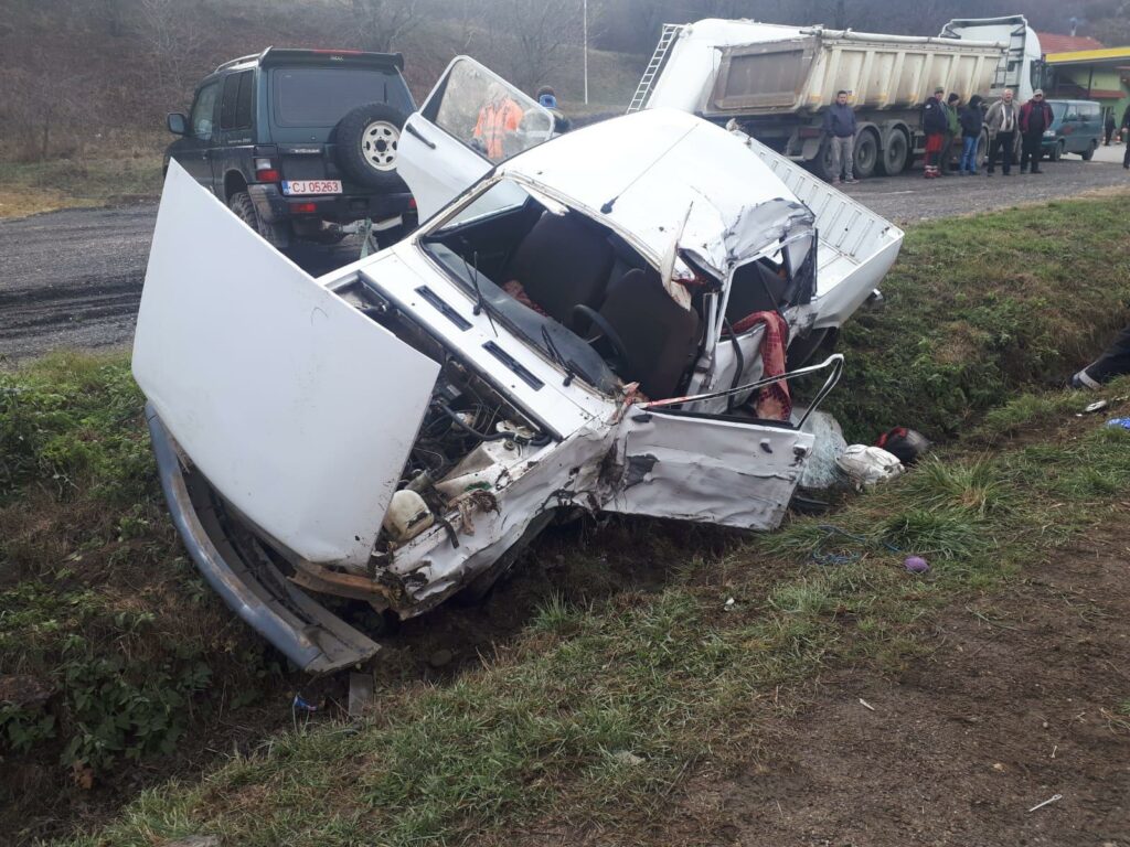 Accident grav în Cluj. Mai multe victime după ciornire. SMURD a intervenit de urgență