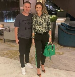 Anamaria Prodan îi aruncă mănușa lui Mayweather! Soția lui Reghecampf, gest sfidător