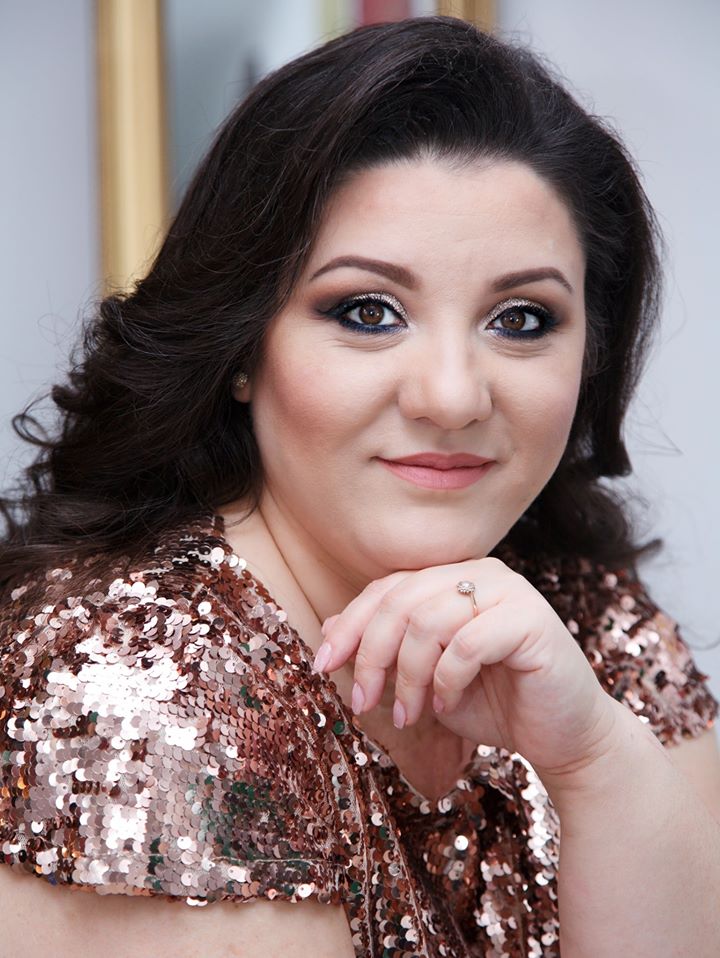 Fascinanta poveste a sopranei Anca Pârlog: „Nu sunt de acord cu părinții care vor să își hrănească orgoliile din eventualul succes al copilului”
