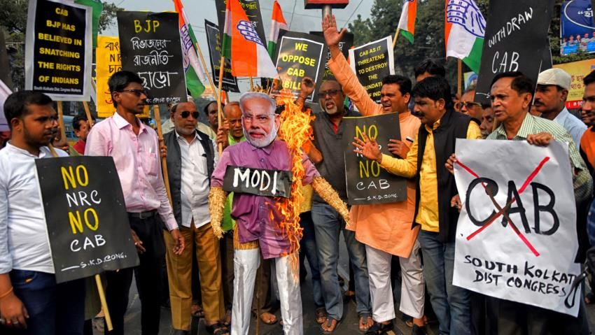 India: Protestele împotriva noii legi a cetățeniei s-au soldat cu 23 de morți