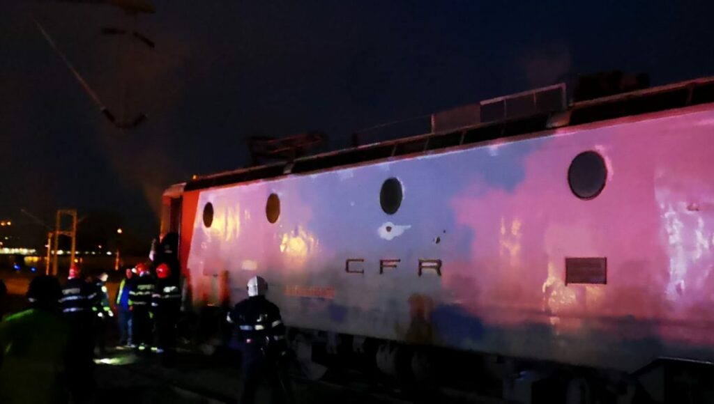 Dezastru pentru CFR. Trenul a luat foc în mers! News Alert