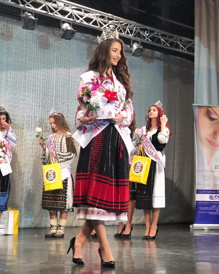 Miss România 2019, trimisă să învețe carte