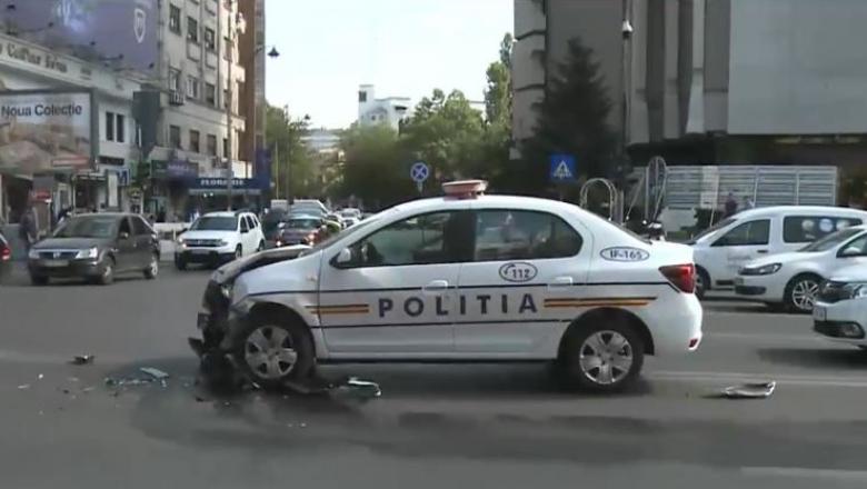 Ultima oră: A intrat cu mașina în polițiști!Accident teribil în București