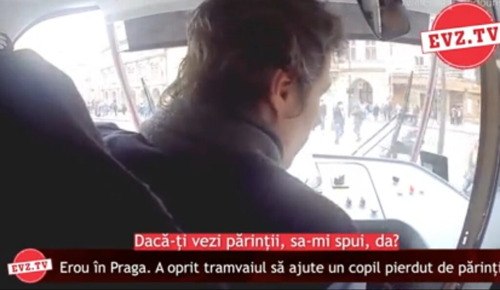 Evz.TV. Video emoționant. Vatman, erou în Praga după ce a salvat un copil rătăcit de părinți
