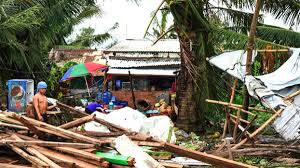 Taifunul Phanfone a devastat insulele paradisului. Zeci de mii de persoane au fost evacuate