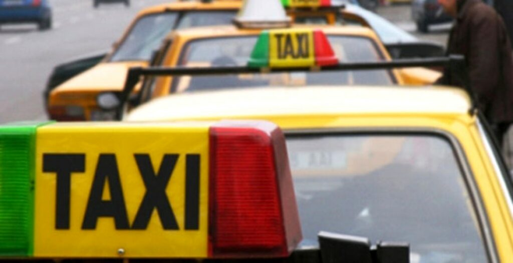 Tupeul fără margini al unor taximetrişti, „taxat” de poliţişti. Obligaţii la plecarea în cursă