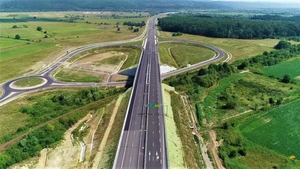 Scandalul suspendării Autostrăzii Sibiu-Pitești de către Comisia Europeană ia amploare. Răzvan Cuc: De vină este un gândac