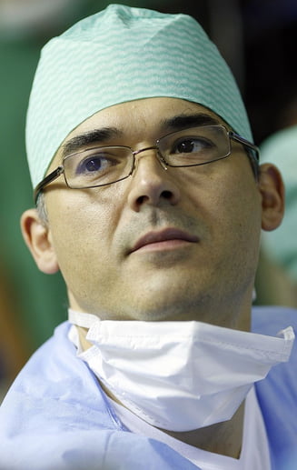 Exclusiv. Dr. Adrian Lobonțiu, o somitate a chirurgiei mondiale: „Incendiile în sălile de operație în SUA nu sunt rare”