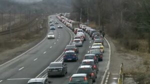 Se circulă bară la bară pe DN1. Autoritățile dau alternative