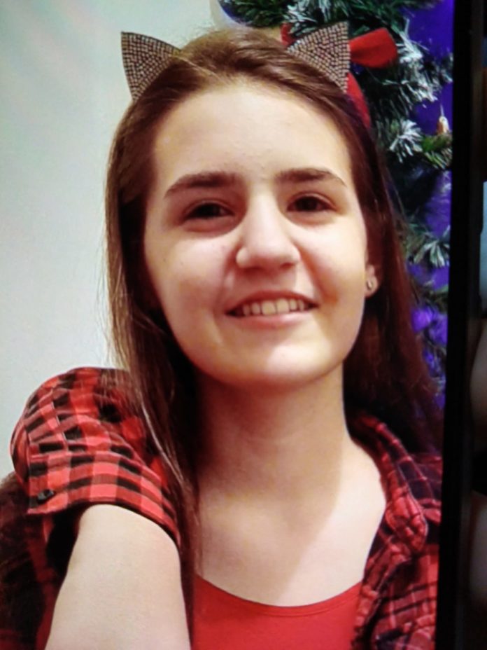 Fetiță de 12 ani dispărută în neant la Craiova. Avea cercei de argint, tip bobiță