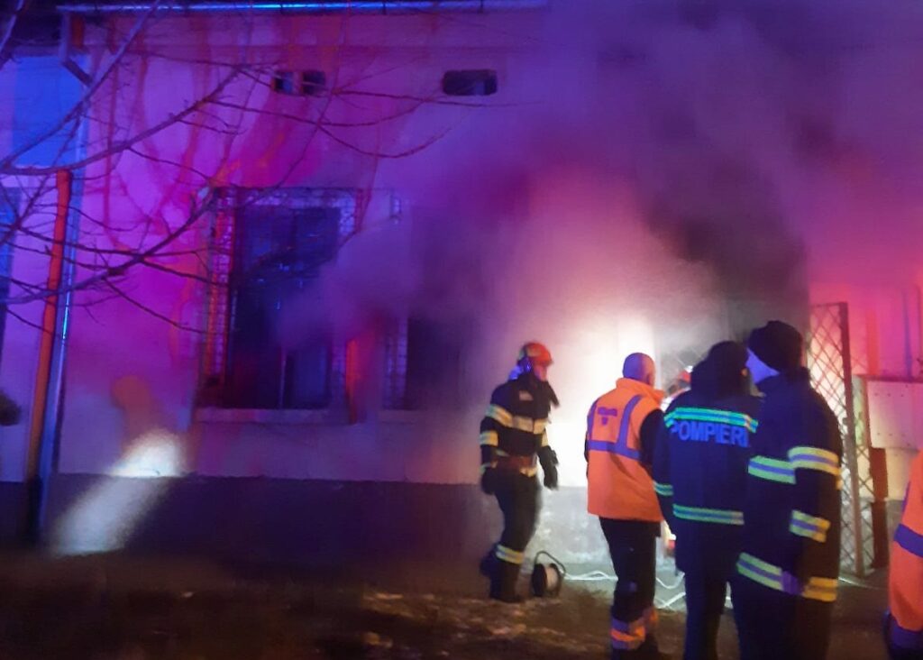 Timișoara. Patru copii au ars de vii! Erau închiși în casă de părinți
