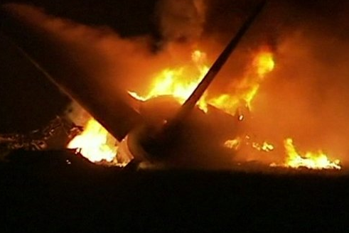 Primele imagini cu prăbușirea avionului Boeing 737. Au murit peste 170 de oameni – VIDEO