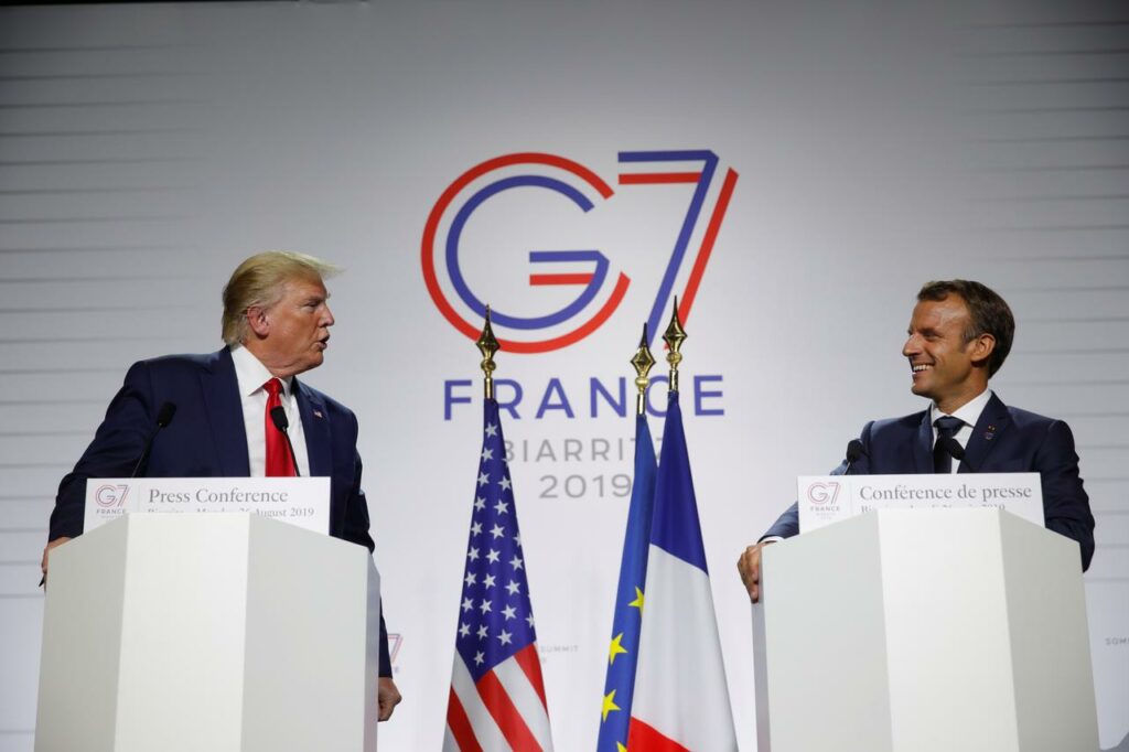 Franța capitulează din nou. Acum în fața SUA. S-a speriat Macron de Trump?!