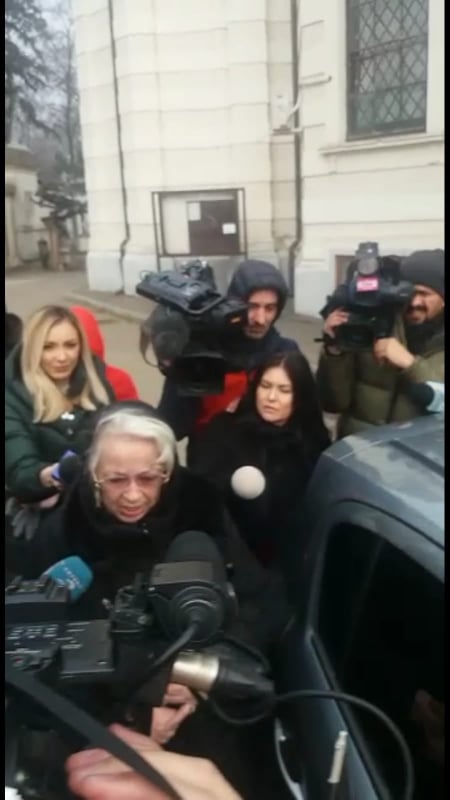 EvZ TV. Ce s-a întâmplat la înmormântarea Cristinei Țopescu. Video