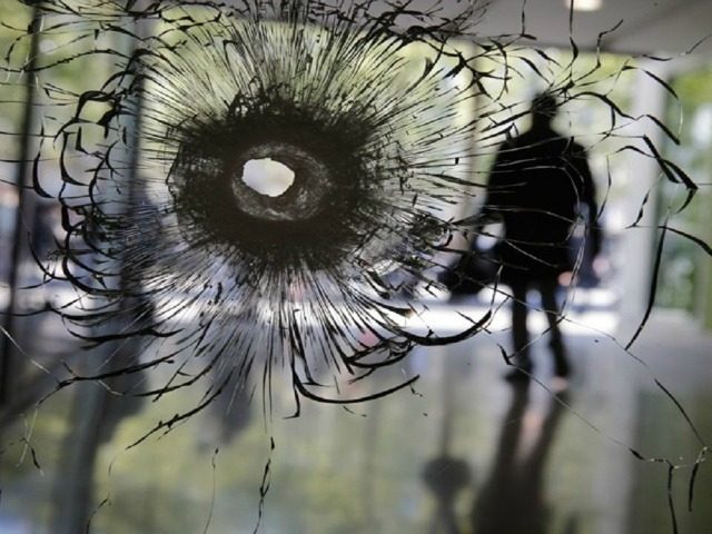 Franța Pitorească: Atac cu Kalașnikov în centrul orașului francez Nîmes, surprins pe Video