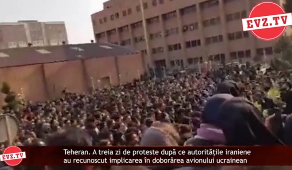 Evz.TV. Iranul, pe un butoi de pulbere. Zeci de mii de oameni, în stradă, după ce Guvernul de la Teheran a recunoscut că a provocat prăbușirea aeronavei din Ucraina