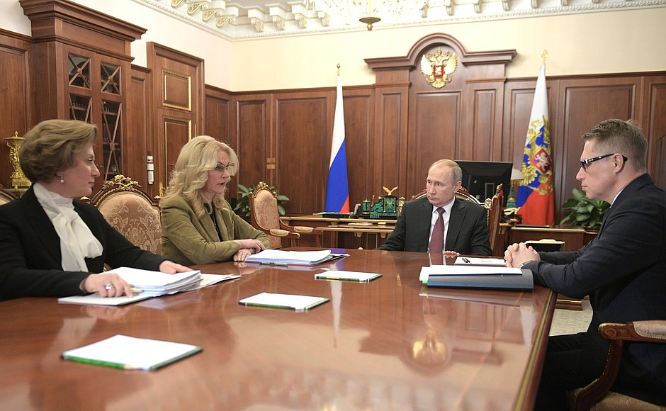 Coronavirus. Putin ține ședință de urgență, Biserica se roagă