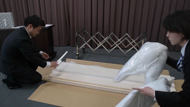 Japonezii vând seturi ieftine pentru înmormântări ”do it yourself”