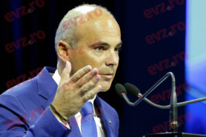 Ministrul Economiei criticat de Rareș Bogdan