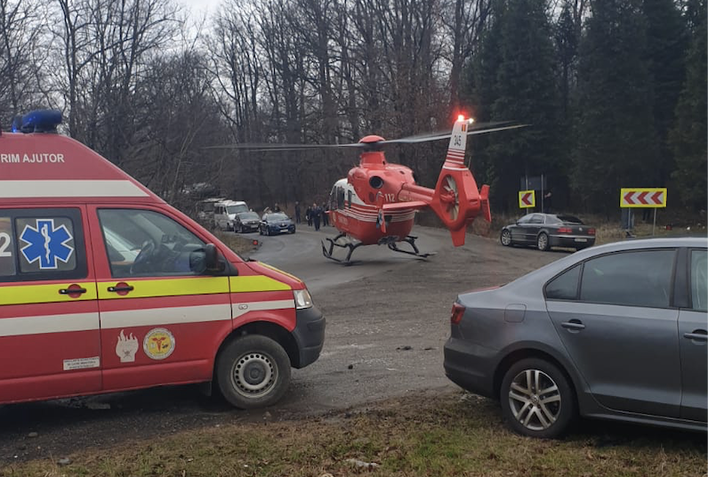 Un șofer vitezoman și-a băgat prietenii în spital