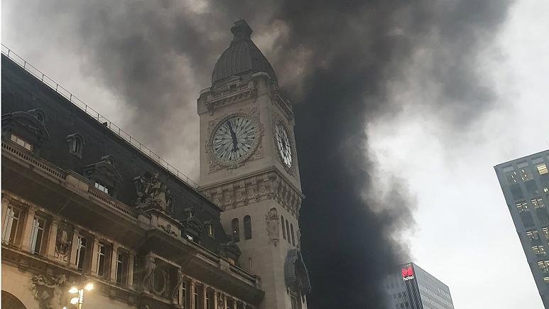 Incendiu puternic în Paris! Gare de Lyon, cuprinsă de flăcări | VIDEO