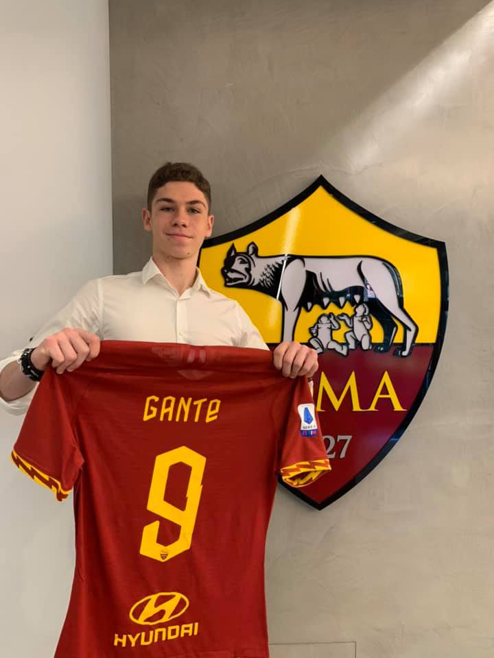 Un fotbalist român a semnat cu AS Roma! Cine este jucătorul care va evolua pentru „capitolini” | FOTO