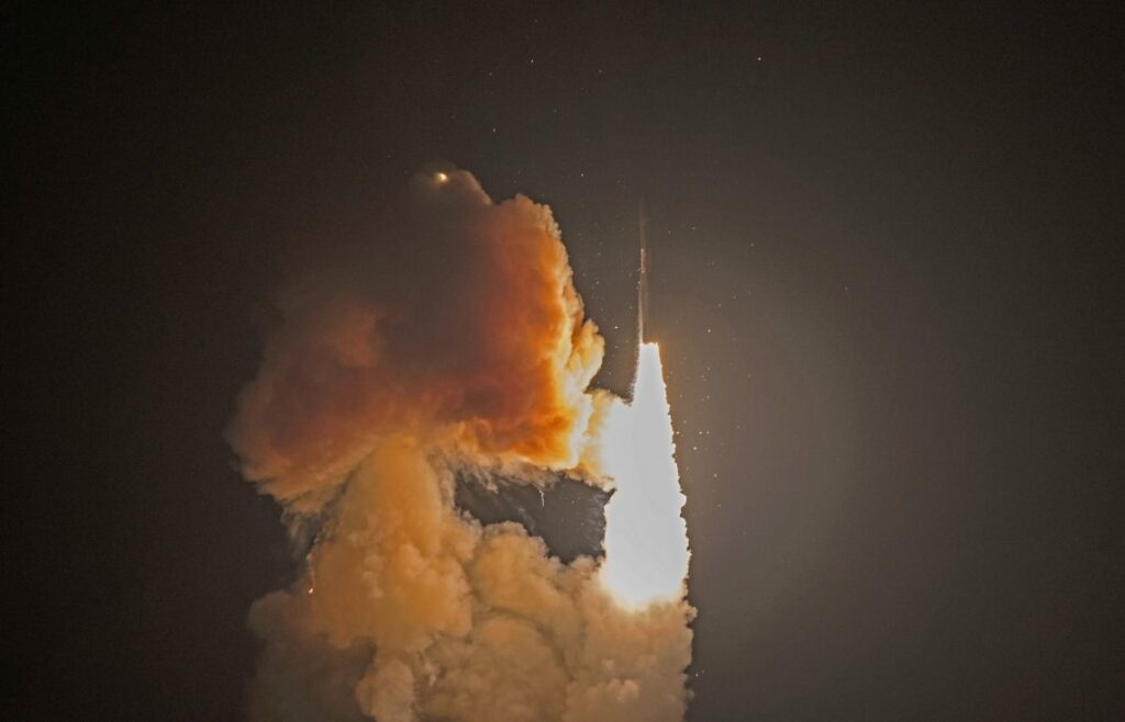 Racheta lansată de SUA cutremură Moscova și Beijingul! Forța Spațială a intrat în pâine