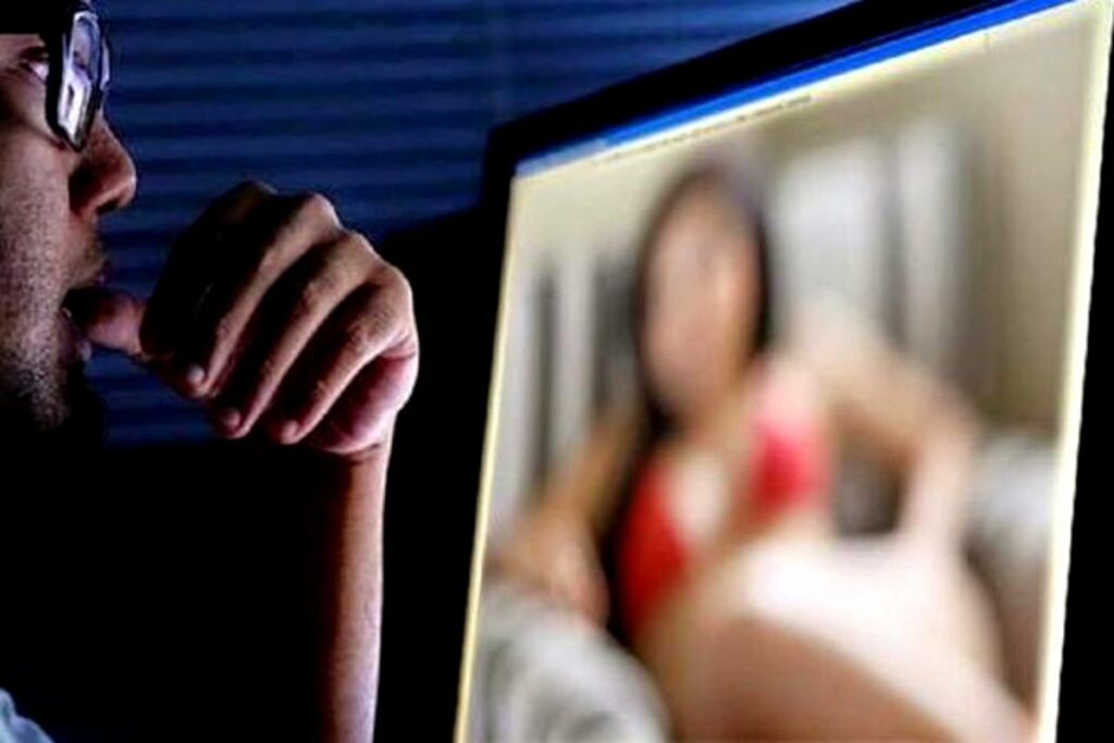 Coșmarul unei fete de 17 ani care a cunoscut un băiat pe Facebook. Ce urmărea tânărul