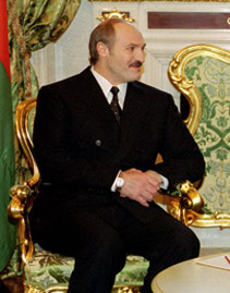  Moscova îi asigură forţe de securitate lui Lukaşenko
