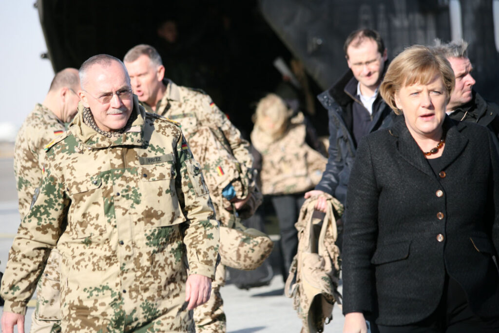 Armata lui Merkel pierde 6 milioane de măști de protecție