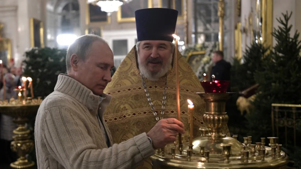 Dumnezeu ajunge în Constituția Rusiei. Gestul lui Putin uimește pe oricine