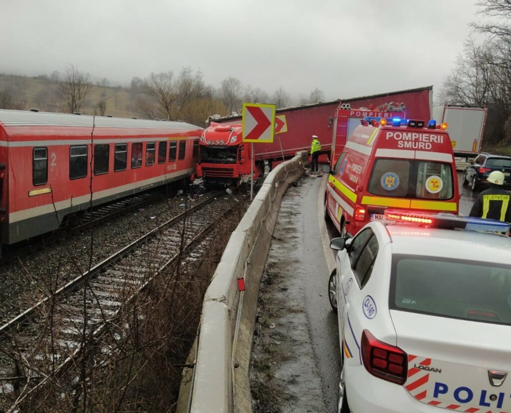 Cluj. Accident grav pe calea ferată. Patru trenuri sunt blocate UPDATE