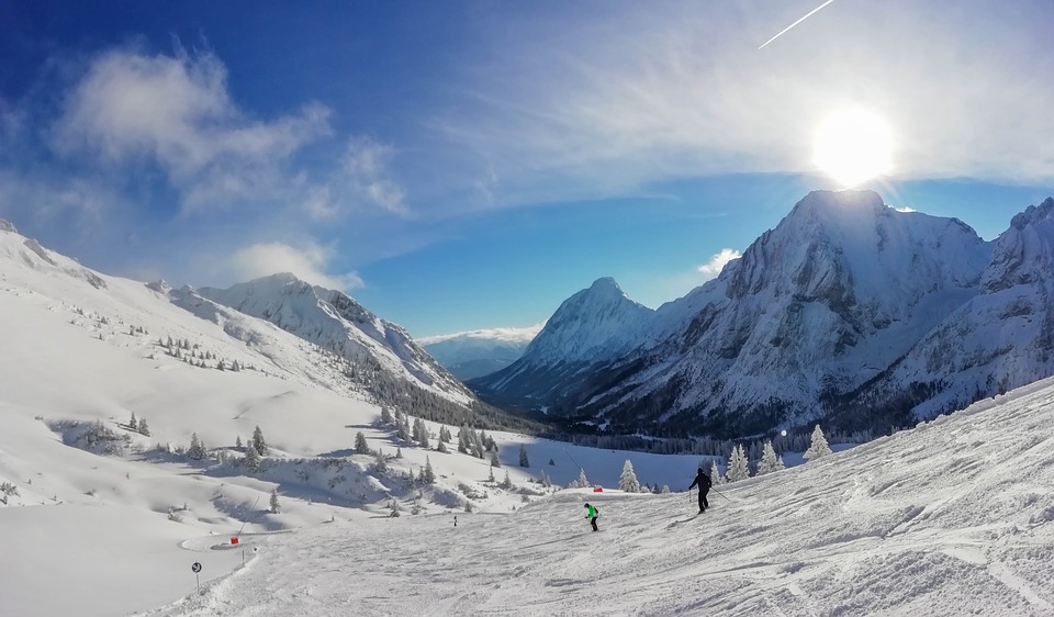 Măsuri drastice! Austria îşi închide toate staţiunile de schi